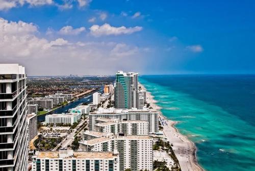 Beautiful cozy Studio apartment walk from the ocean! photo