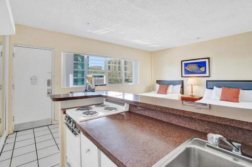 Gorgeous 1br apartment a walk from the Beach - image 22