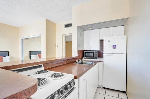 Gorgeous 1br apartment a walk from the Beach - image 23