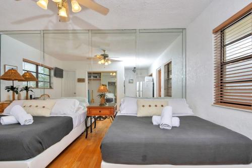 Lovely Apt Hollywood Beach 1/2 block from Ocean! - image 6