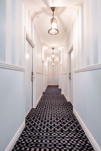 Exterior view, Bankstown Hotel in Bankstown