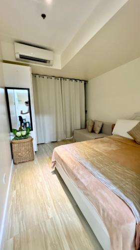 Azure Peaceful and Beachy Staycation