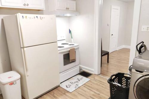 Entire Home/firm Queen Bed/3 Miles To Downtown Indy - White River State Park, Indianapolis