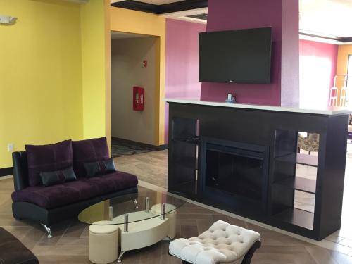 Fuajee, Residency Suites in Cotulla (TX)