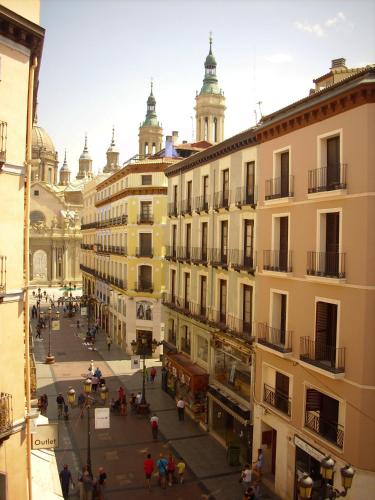 Dos Torres Balcon del Pilar Zaragoza