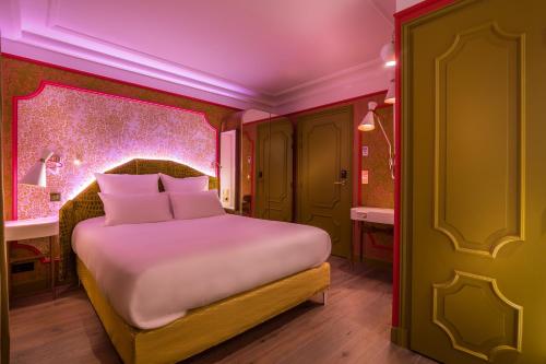 Idol Hotel - image 11