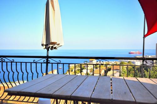 Balcony/terrace, Chez Aline et Jean Pierre in Ville-di-Pietrabugno