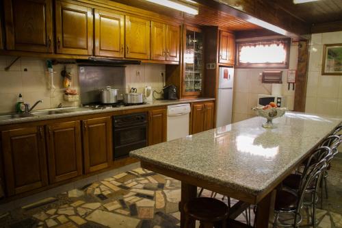 ห้องส่วนกลางสำหรับนั่งเล่น/ดูทีวี, Casarao dos Reis in มิรานดา โด ดูโร