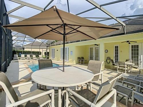 Fantastic 7 Bed 6 Bath in Prestigious Gated Comm villa - image 3