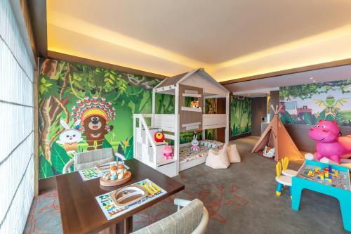 room detail thumbnail 1