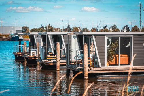 Luxurious Houseboat - Zen