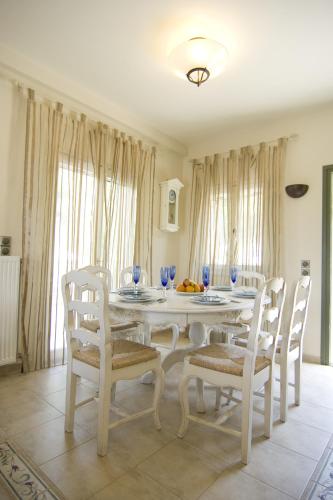 Ammos Beach Villa - main image