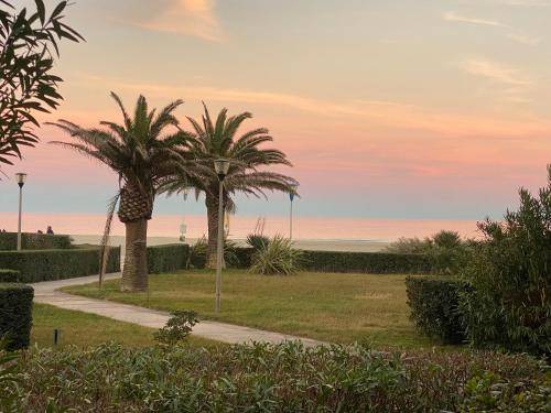 Canet en Roussillon face à la mer et son jardin privatif sur le sable ...