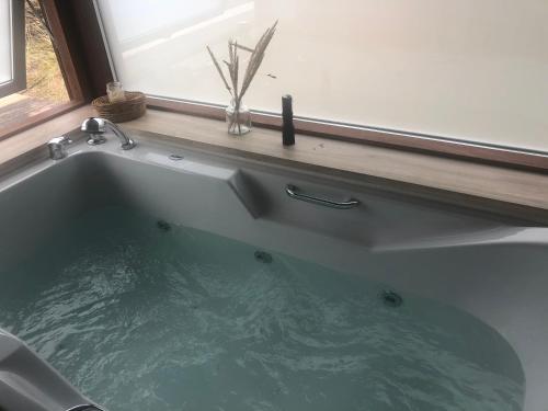 Hot tub, Luxury 109m2 cottage DunesNorthSea LøkkenBlokhus Denmark in Hvorup Klit