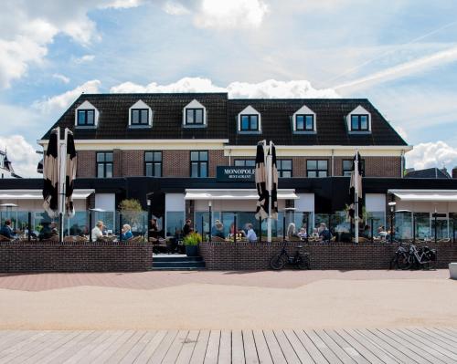 . Restaurant & Hotel Monopole Harderwijk