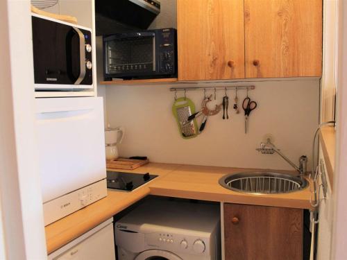 Apartment (4 Adults) image 10