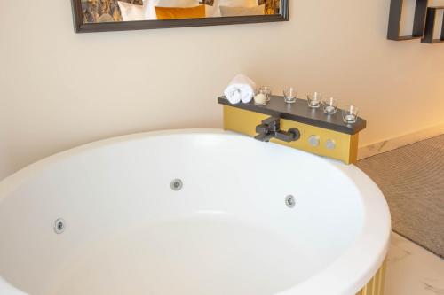 Double Room image 8
