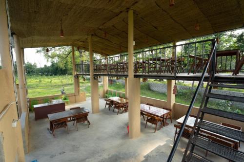 Restaurant, Namaste Bardiya Resort in Thakudwara