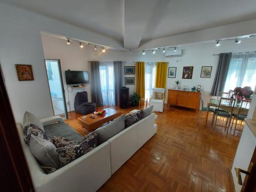 Lovely Family Apartment in Budva