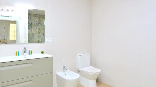 One-Bedroom Apartment image 5