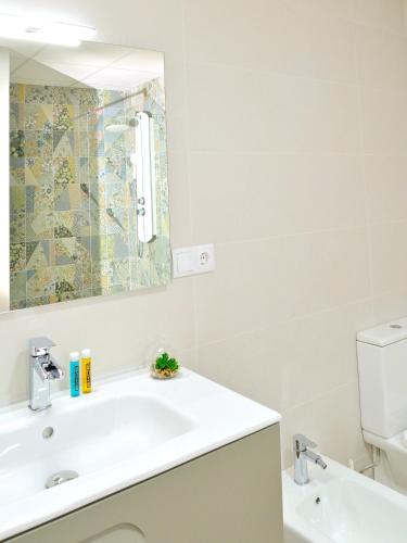One-Bedroom Apartment image 3