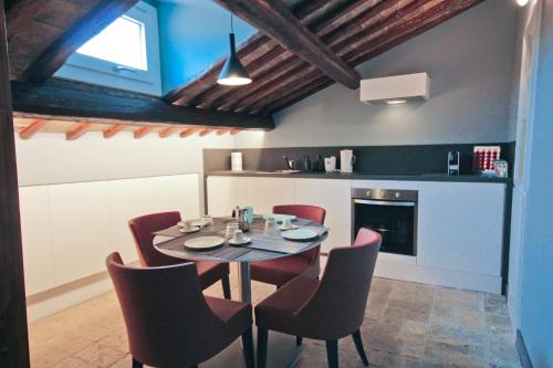 Augusto Imperial Apartment and Suites - Castel Sant'Angelo, Rzym (zdjęcie 8)