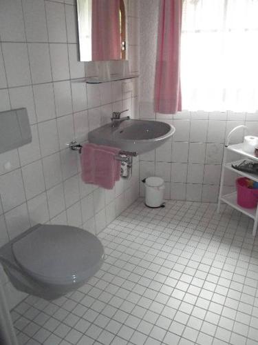 ห้องน้ำ, Ferienwohnung Bauer in บัดเฮอร์เรนัลบ์ ทาวน์ เซ็นเตอร์