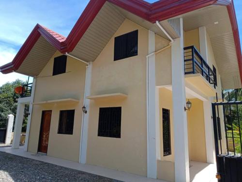 Charming and Relaxing 7-Bed House in Mati City in Mati