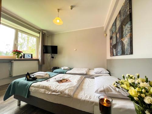 Twin Room image 7