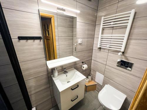 Twin Room image 8