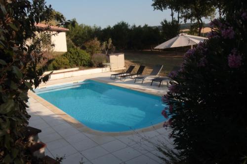 La Maison Barthélemy: Voie Verte et piscine