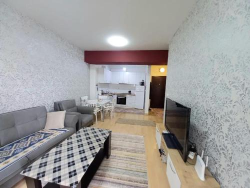 Taftalice Lüks Living with 2 Rooms Bathroom and Kitchen, Skopje (zdjęcie 2)