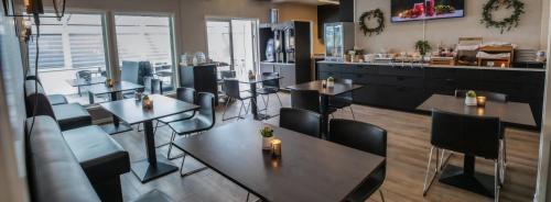 Restaurant, Gardermoen Hotel Bed & Breakfast in Oslo Int'l Airport - Gardermoen