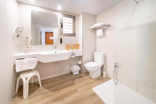 Seramar Hotel Comodoro Playa - image 8