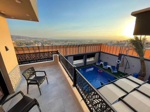 Terraza/balcón,  de 280 m² en Al Rama, con 3 habitación(es) y 2 baño(s) privado(s) (Villa jana chalet) in Al Rama