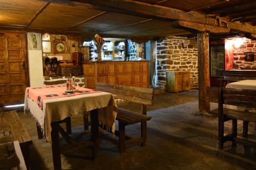 The Old House Guest House in Obedinenie