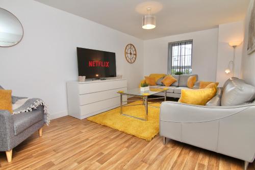 Canalview Villa - Family & Workers Nest, Free Driveway Parking, Superfast WiFi, Free Netflix, Large Private Garden gîte à louer Coventry & Warwickshire Hospital