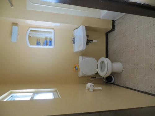 Lincoln Lodge Motel - image 2