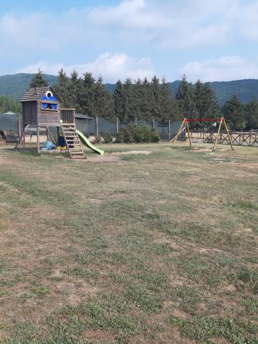 兒童遊樂場, Agriturismo Iacchelli Armando B&B in 韋萊特里