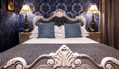 1 queen bed