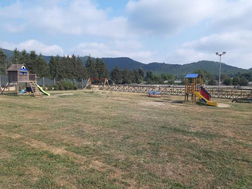 兒童遊樂場, Agriturismo Iacchelli Armando B&B in 韋萊特里