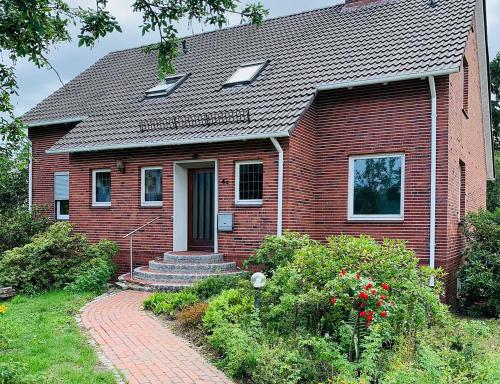 2 bedrooms, 3 beds