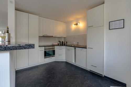 Apartment in the city center with free parking, Biel (foto 6)