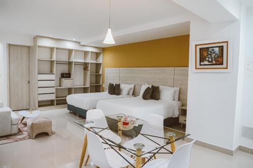 2 queen beds