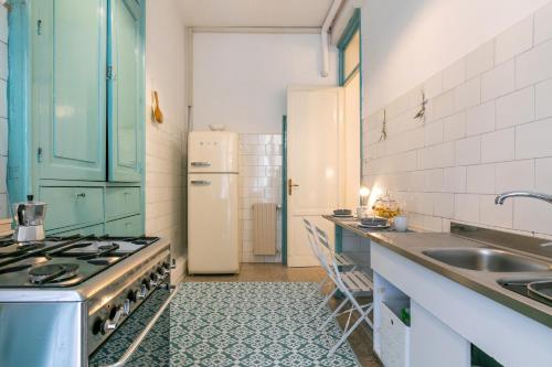GuestHost - Teatro Massimo Bright and Cozy Apartment, Palermo (Foto 10)