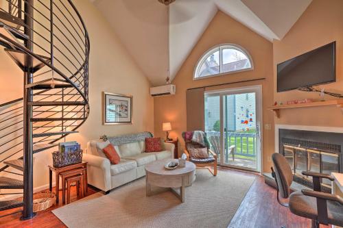 Townhome with Fireplace - Walk to Chairlift!