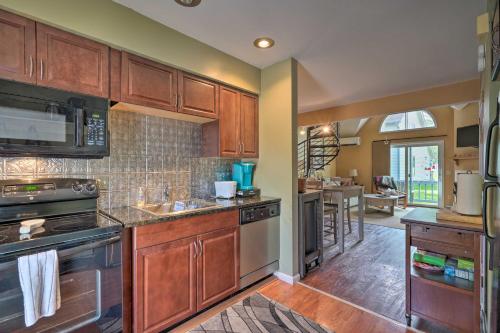 Townhome with Fireplace - Walk to Chairlift! in Ellicottville, USA