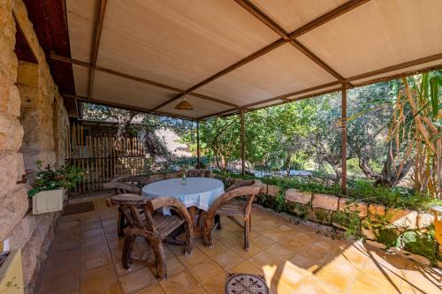 Hemdatya Stone Suites In The Galilee