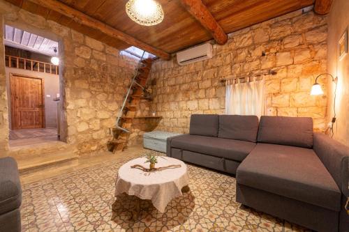 Hemdatya Stone Suites In The Galilee