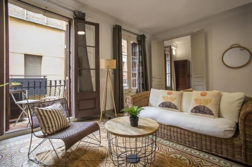 P2sal1071- Elegant Apartment in Carrer de Salinas, Barcellona